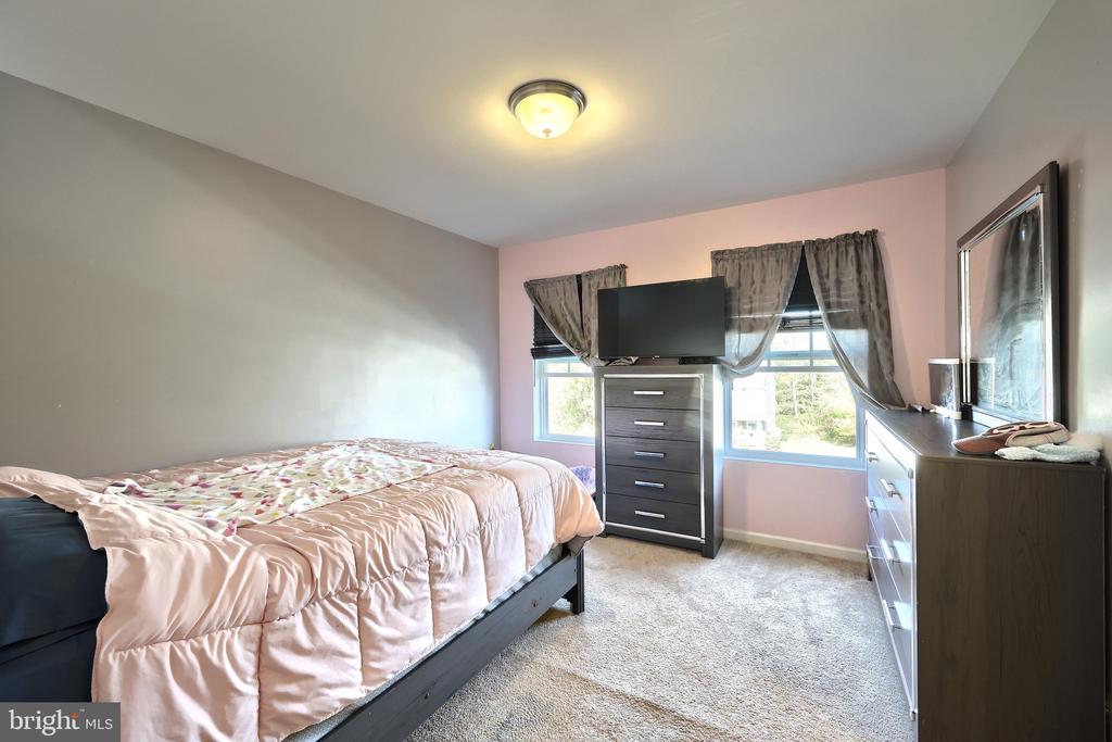 4010 CHAPMAN COURT