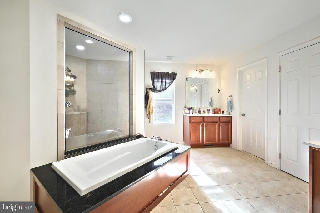 4010 CHAPMAN COURT
