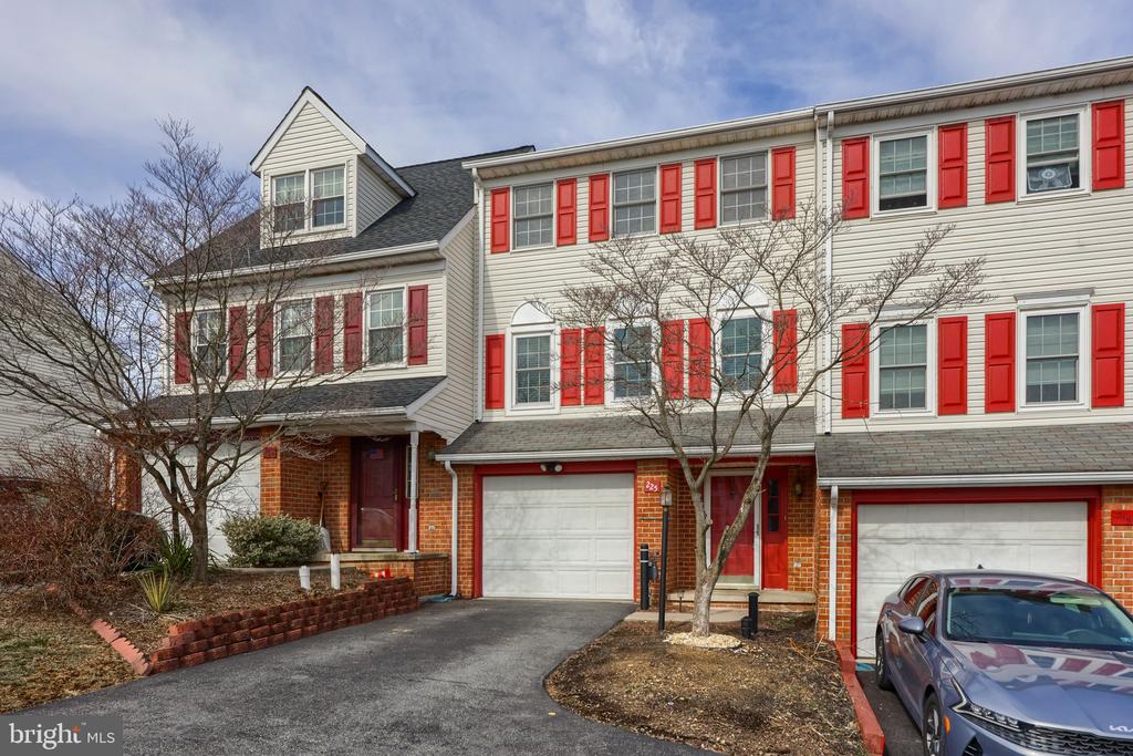 225 ROBIN HILL CIRCLE