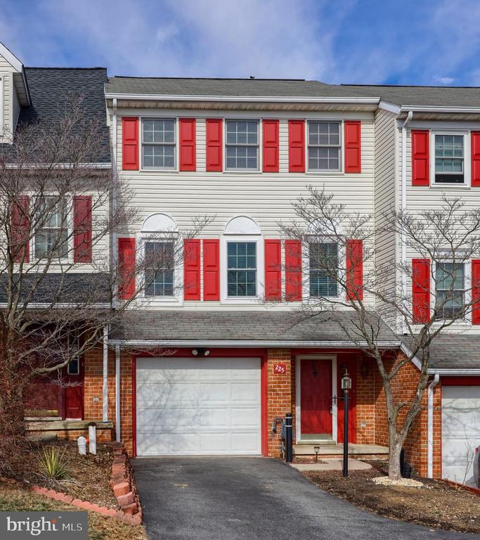 225 ROBIN HILL CIRCLE