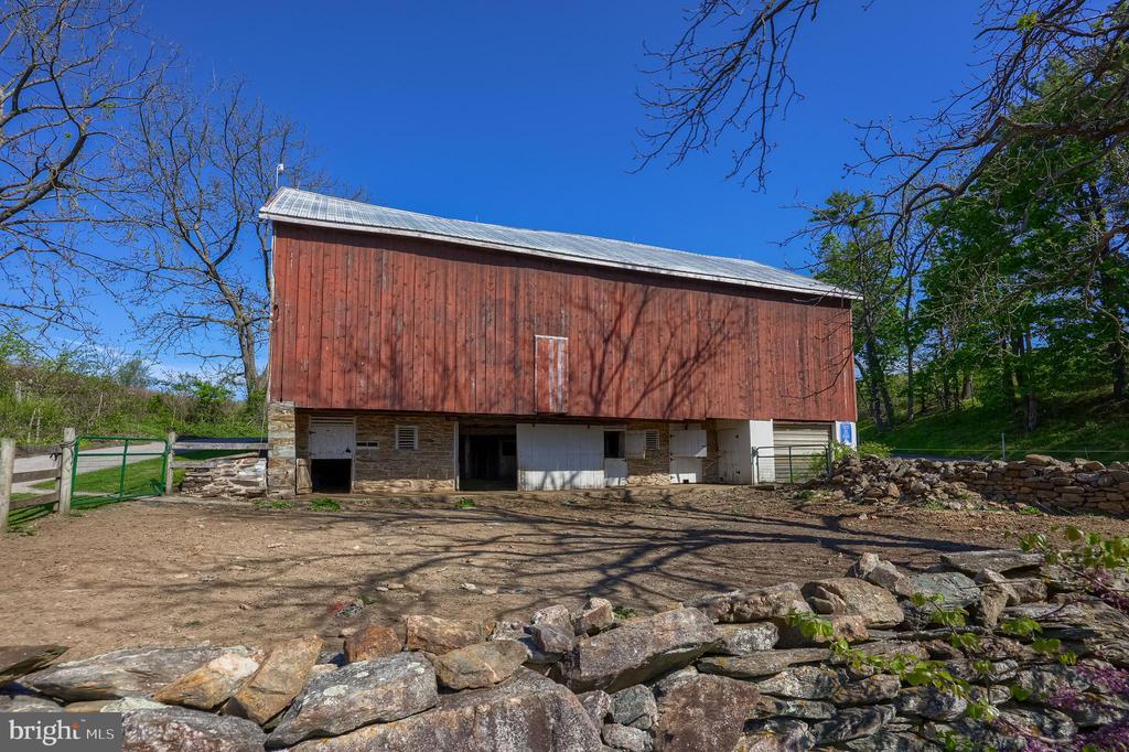 420 MELLINGER DRIVE