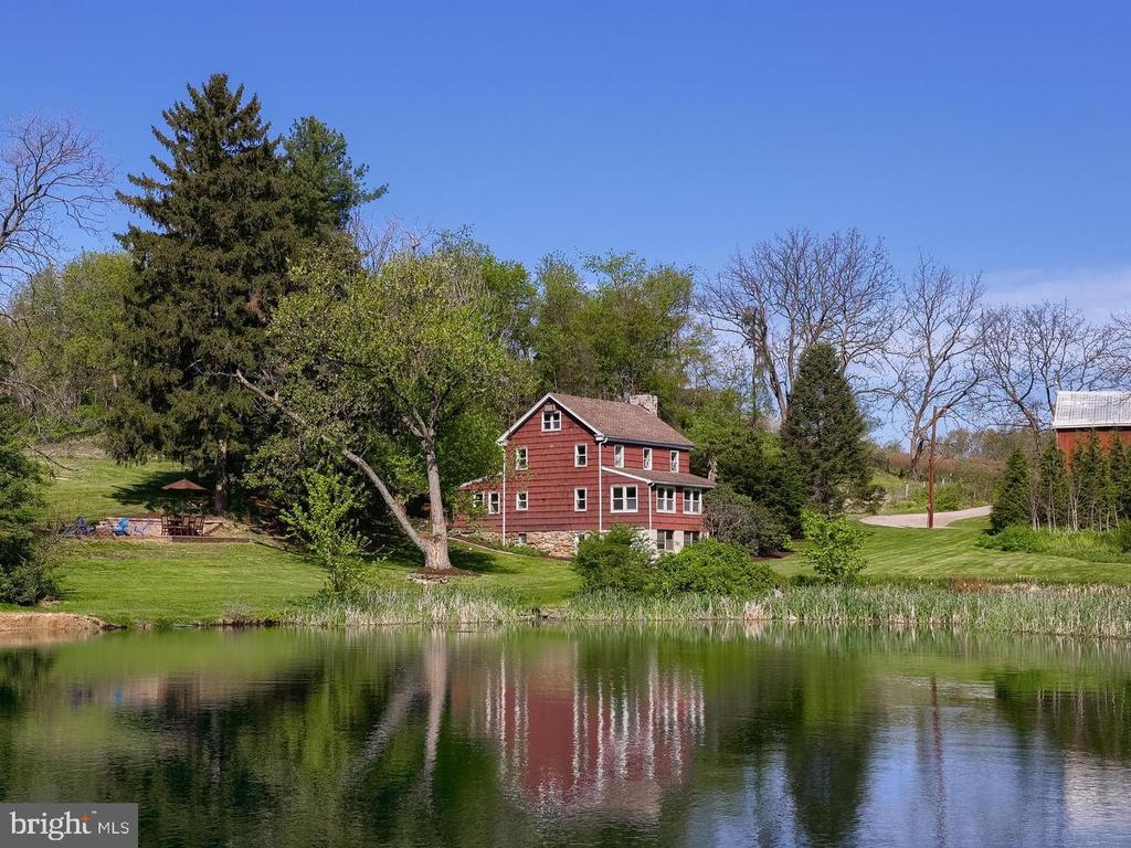 420 MELLINGER DRIVE