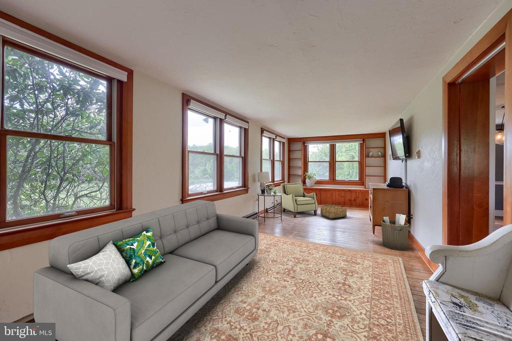420 MELLINGER DRIVE