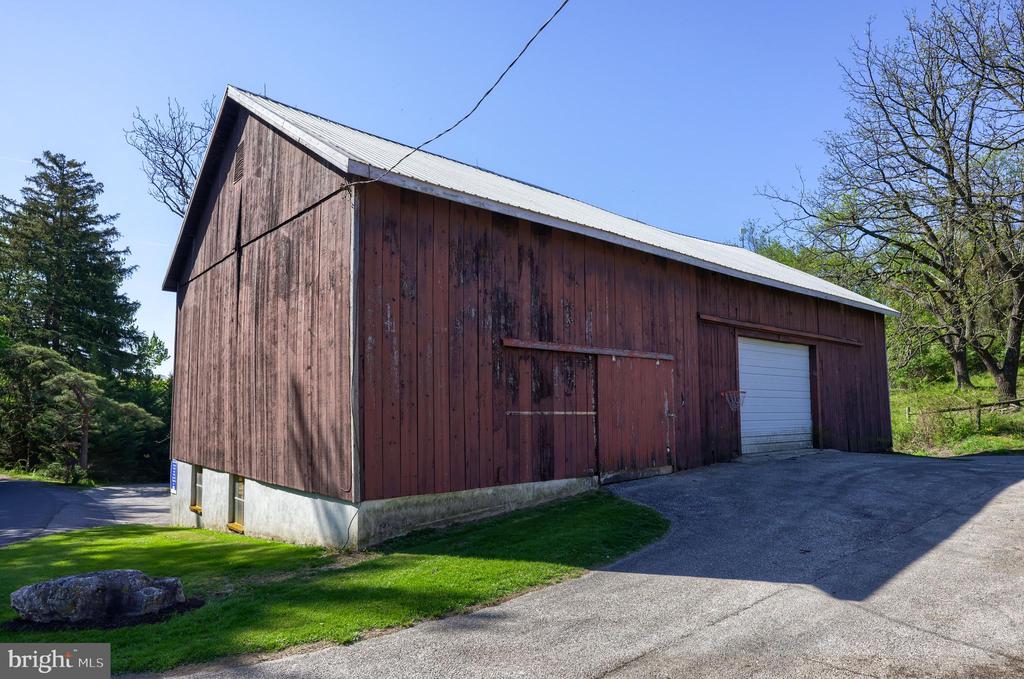 420 MELLINGER DRIVE