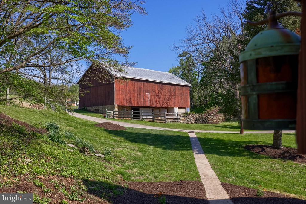 420 MELLINGER DRIVE