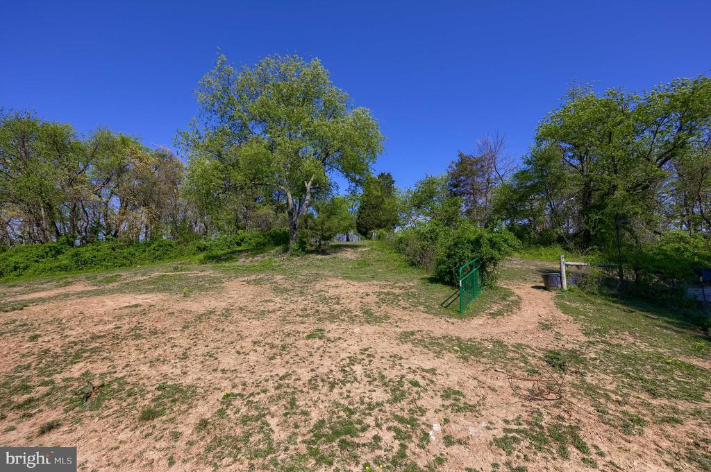 420 MELLINGER DRIVE
