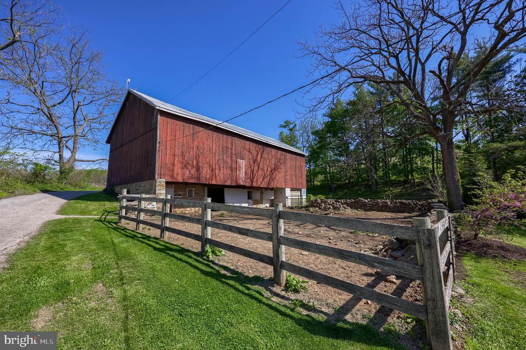 420 MELLINGER DRIVE