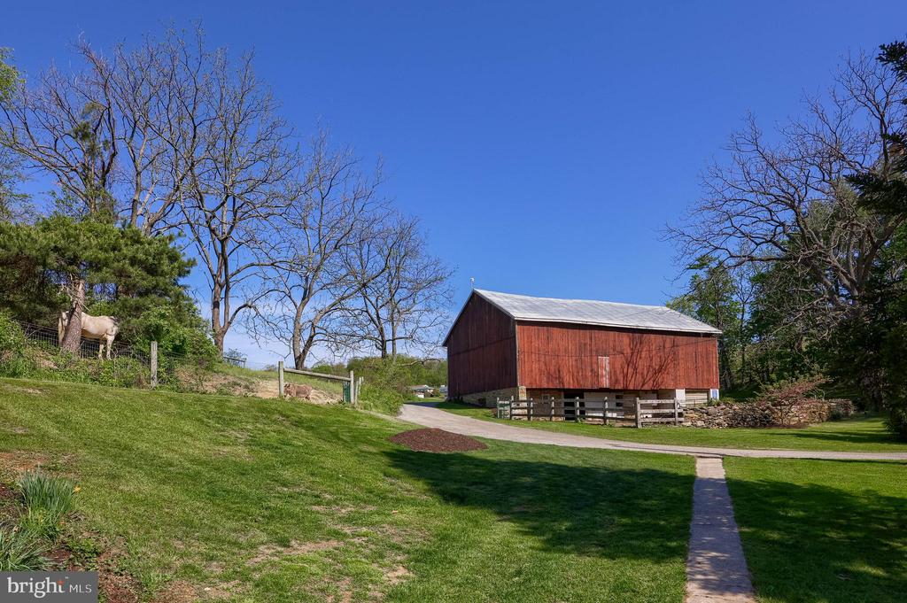 420 MELLINGER DRIVE