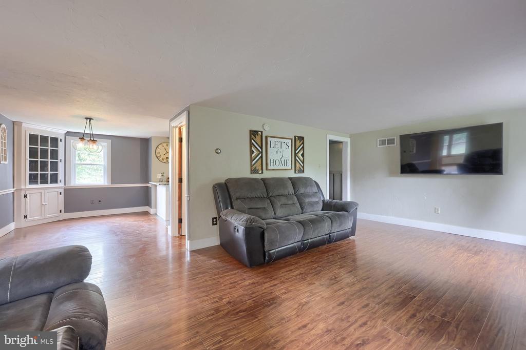 420 MELLINGER DRIVE