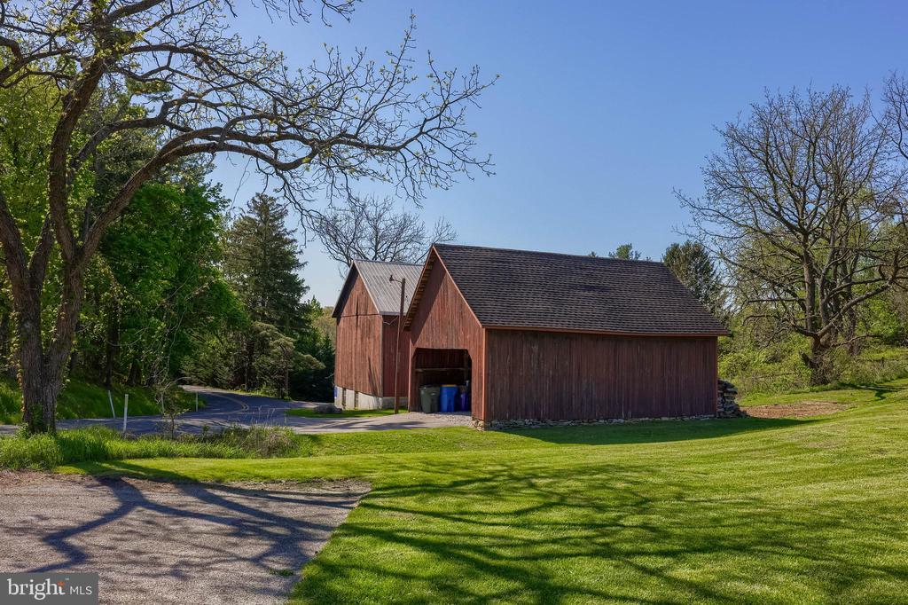 420 MELLINGER DRIVE
