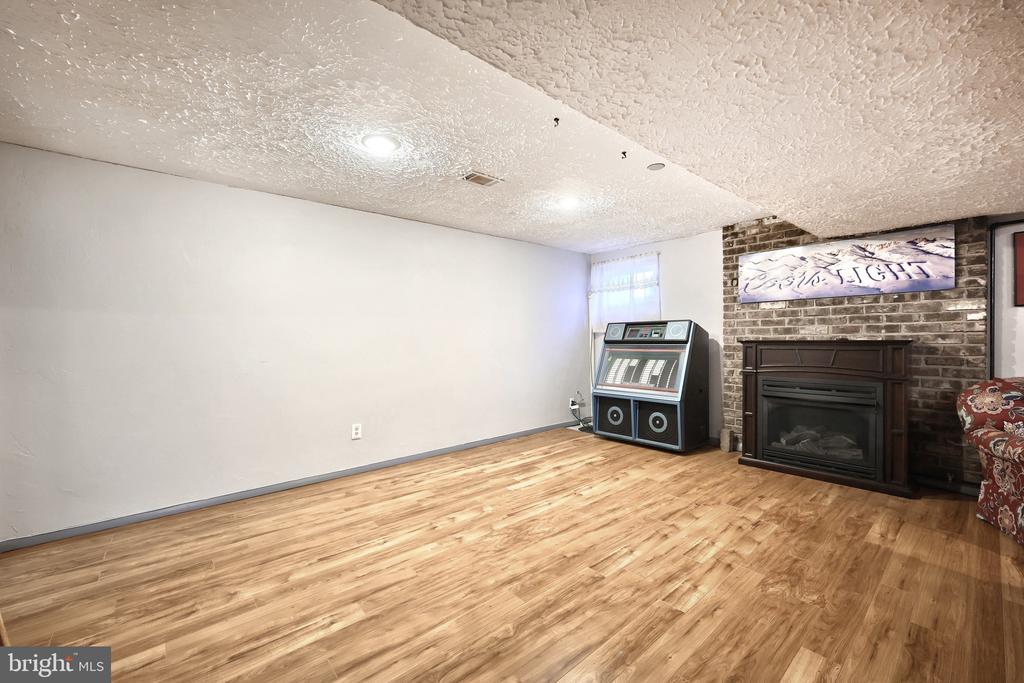 3410 BLACKFRIAR LANE