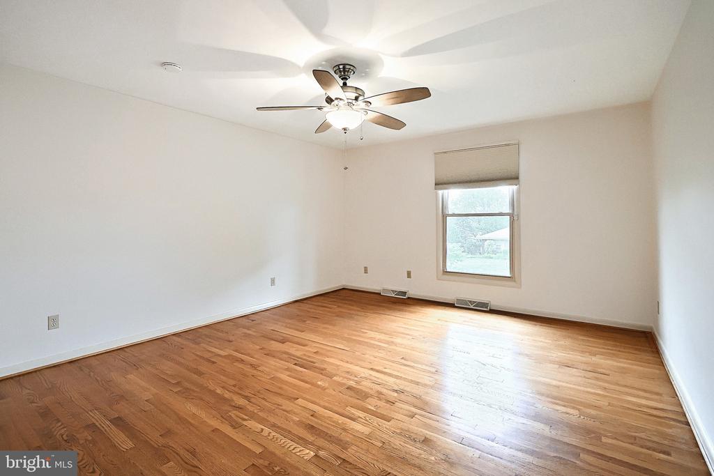3410 BLACKFRIAR LANE