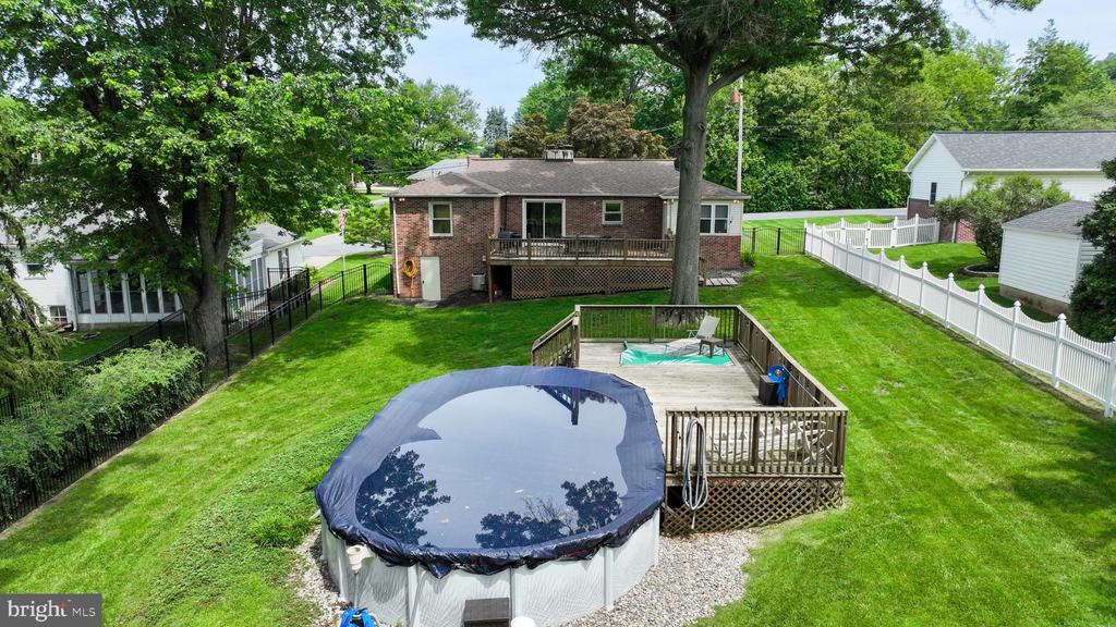 536 WELLINGTON DRIVE