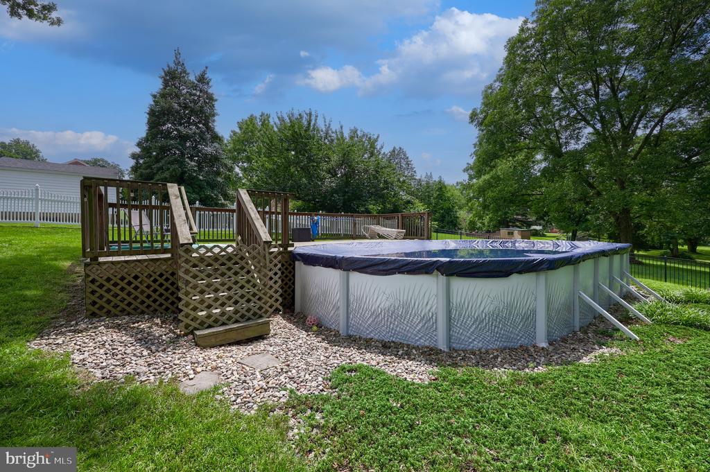 536 WELLINGTON DRIVE