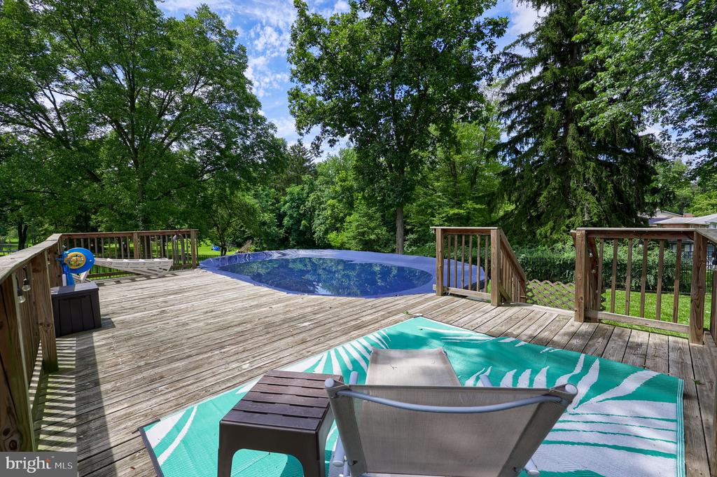 536 WELLINGTON DRIVE