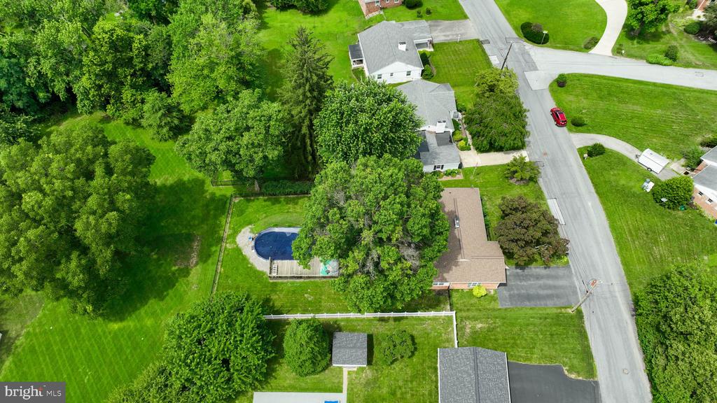 536 WELLINGTON DRIVE