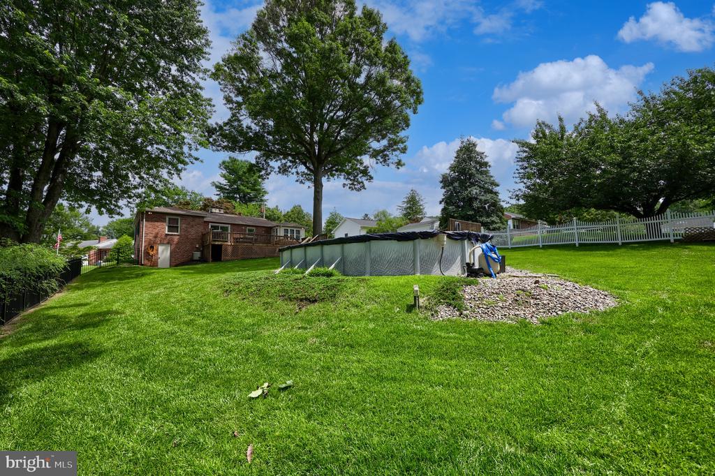 536 WELLINGTON DRIVE