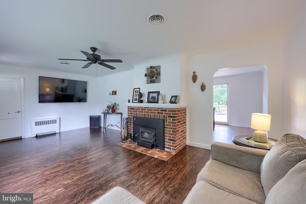 536 WELLINGTON DRIVE