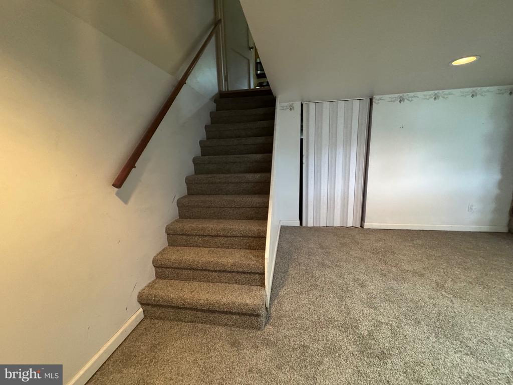 536 WELLINGTON DRIVE