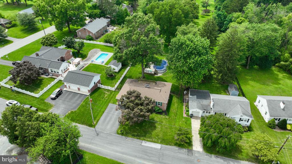 536 WELLINGTON DRIVE