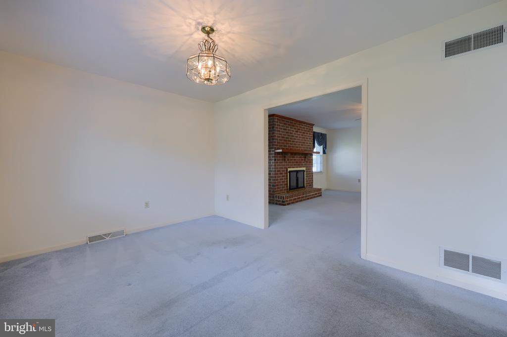 2330 MOUNTAIN VIEW DRIVE