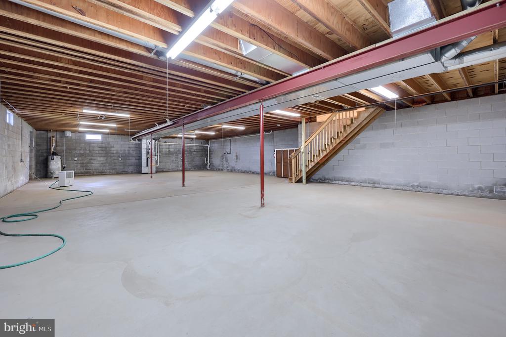 2330 MOUNTAIN VIEW DRIVE
