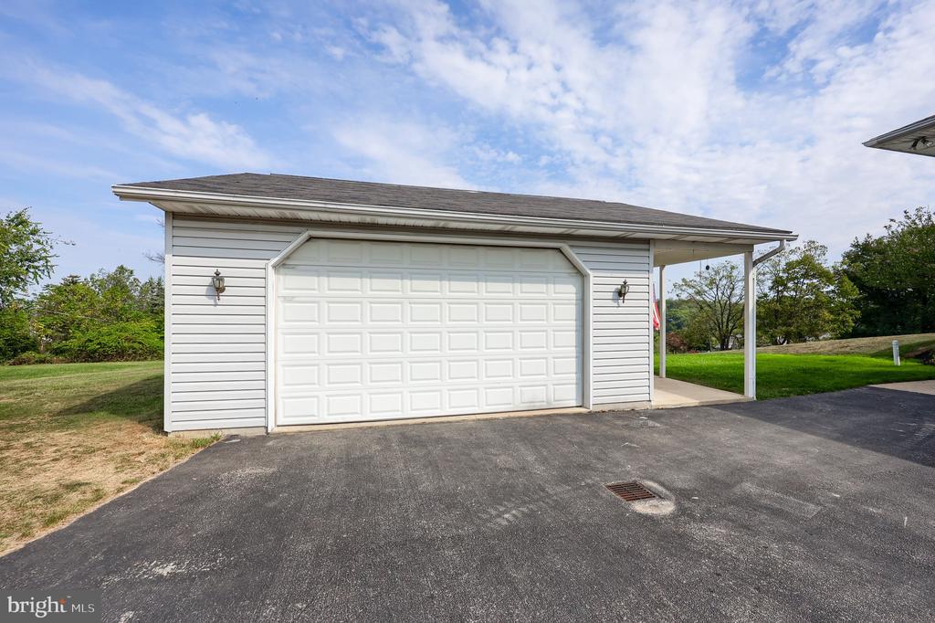 1015 GINGER DRIVE