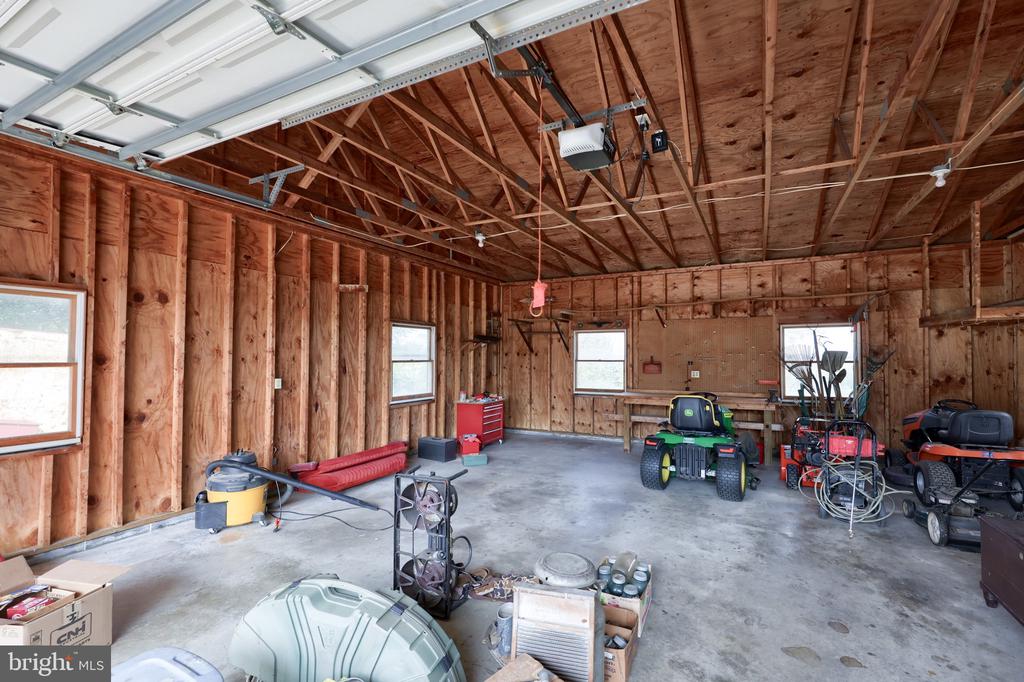 1015 GINGER DRIVE