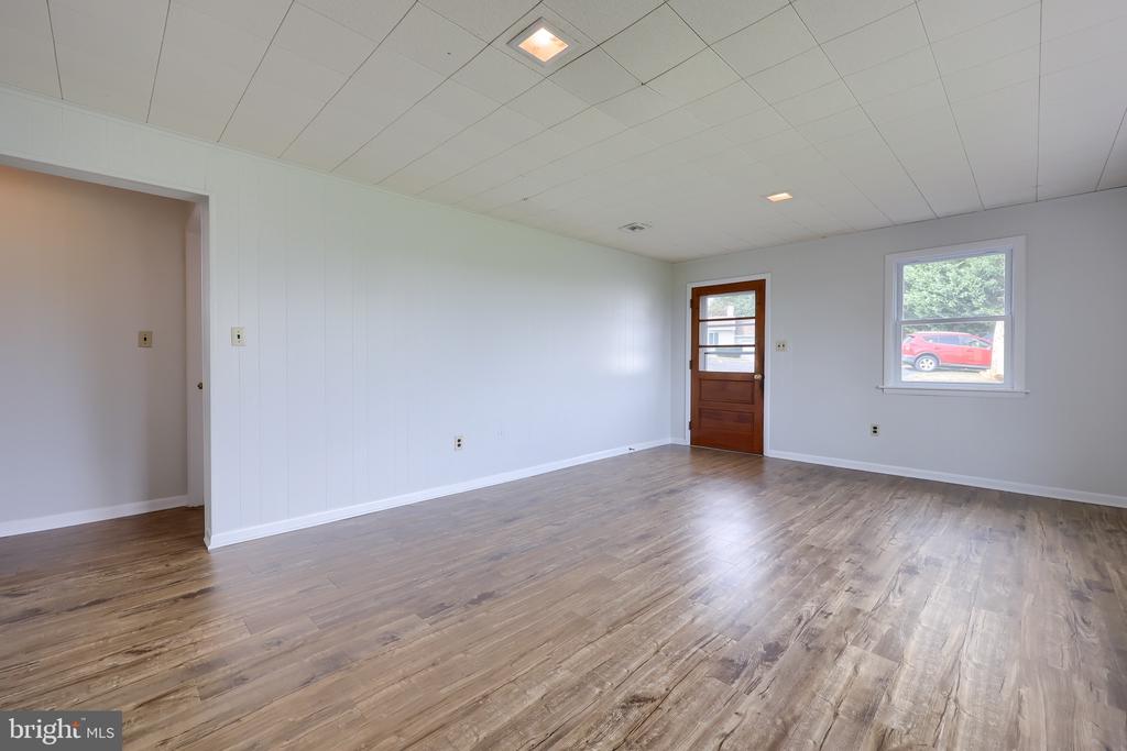 1015 GINGER DRIVE