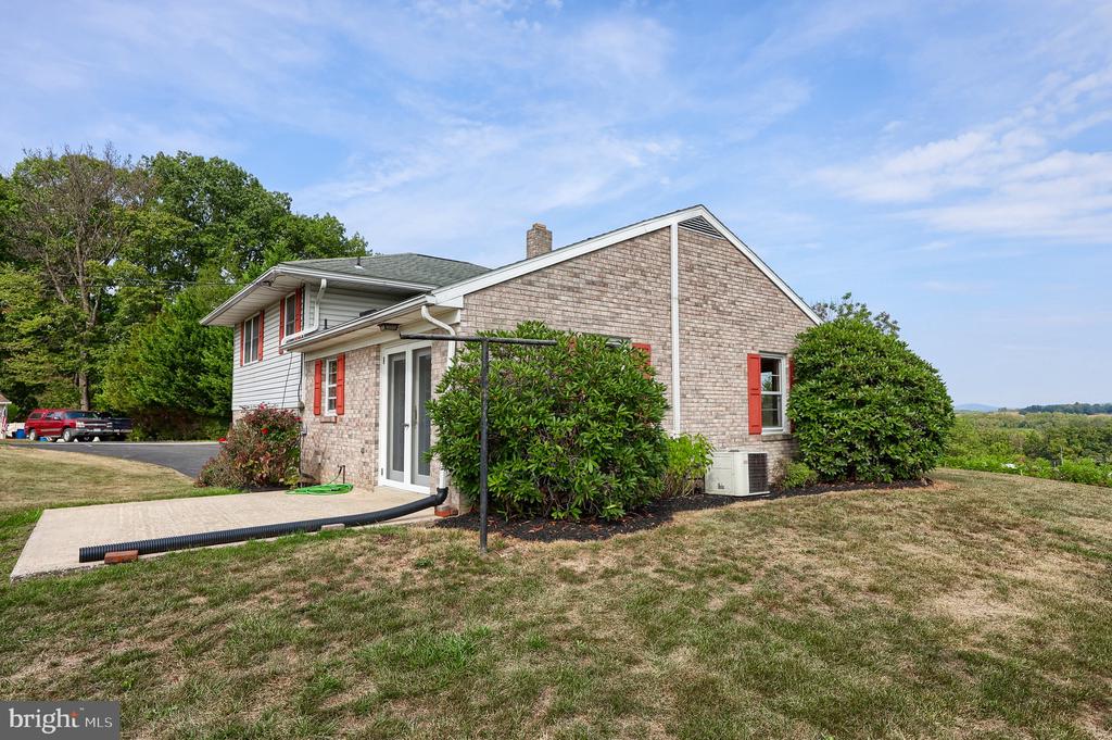 1015 GINGER DRIVE