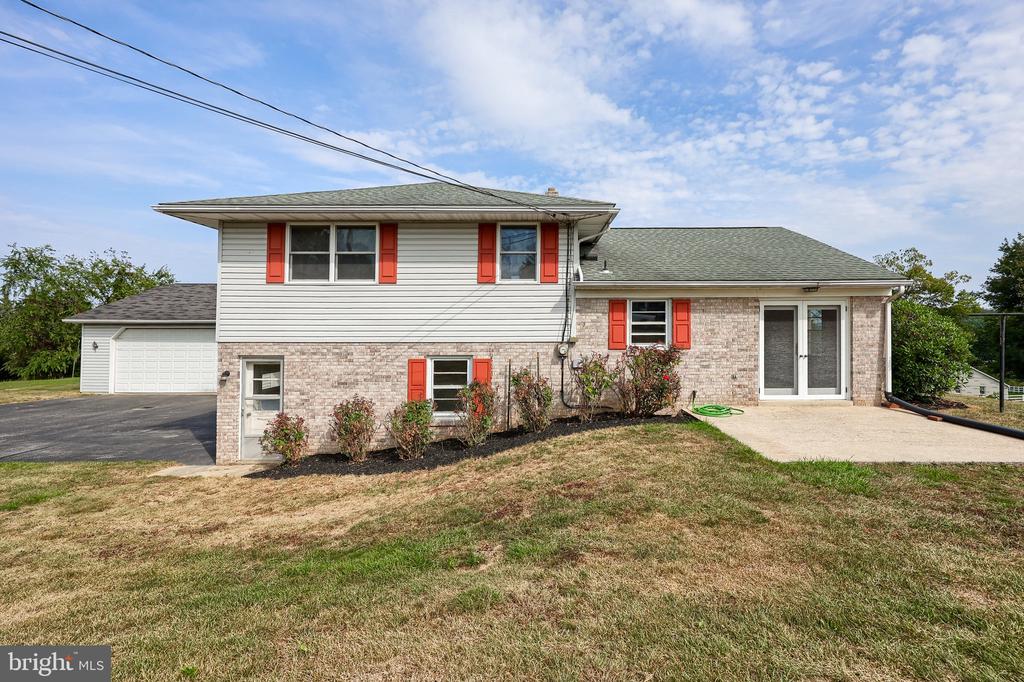 1015 GINGER DRIVE