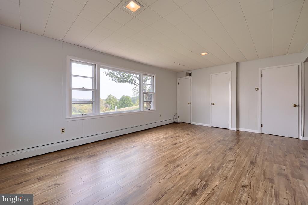 1015 GINGER DRIVE
