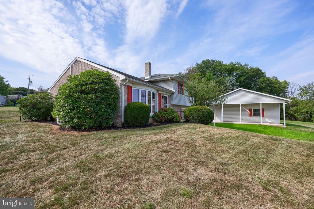 1015 GINGER DRIVE