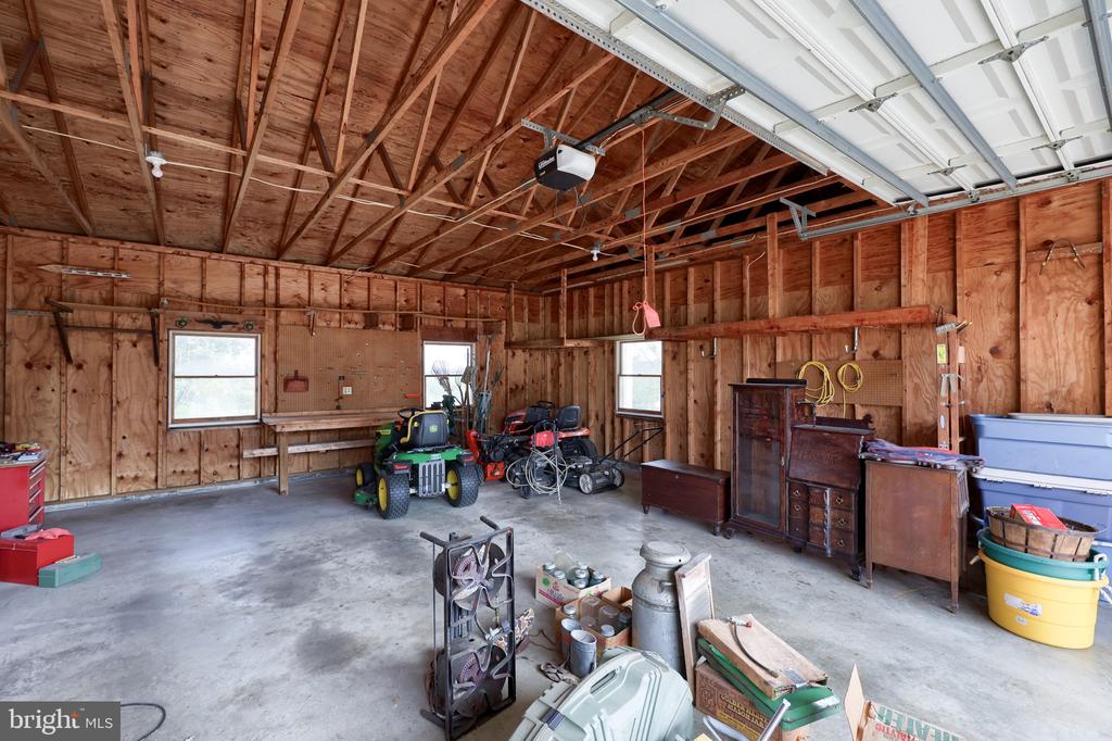 1015 GINGER DRIVE