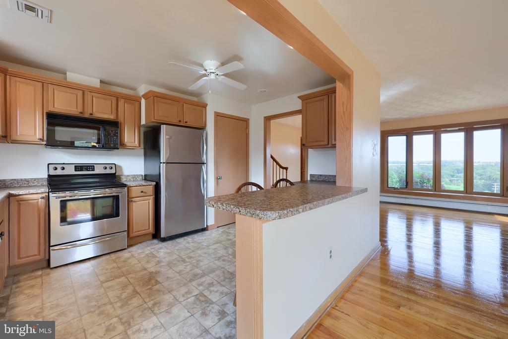 1015 GINGER DRIVE
