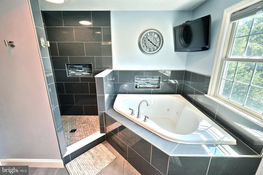 4220 PEACH ORCHARD HOLLOW