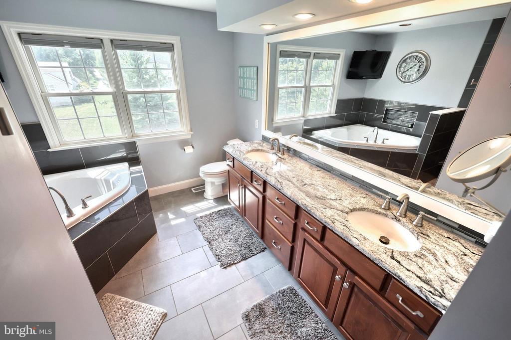 4220 PEACH ORCHARD HOLLOW