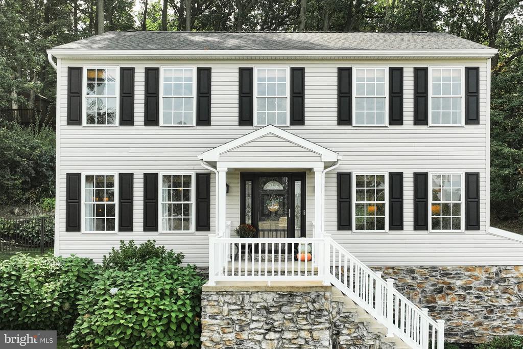 590 WOODSIDE ROAD