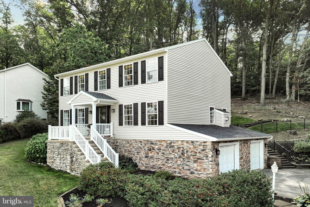 590 WOODSIDE ROAD
