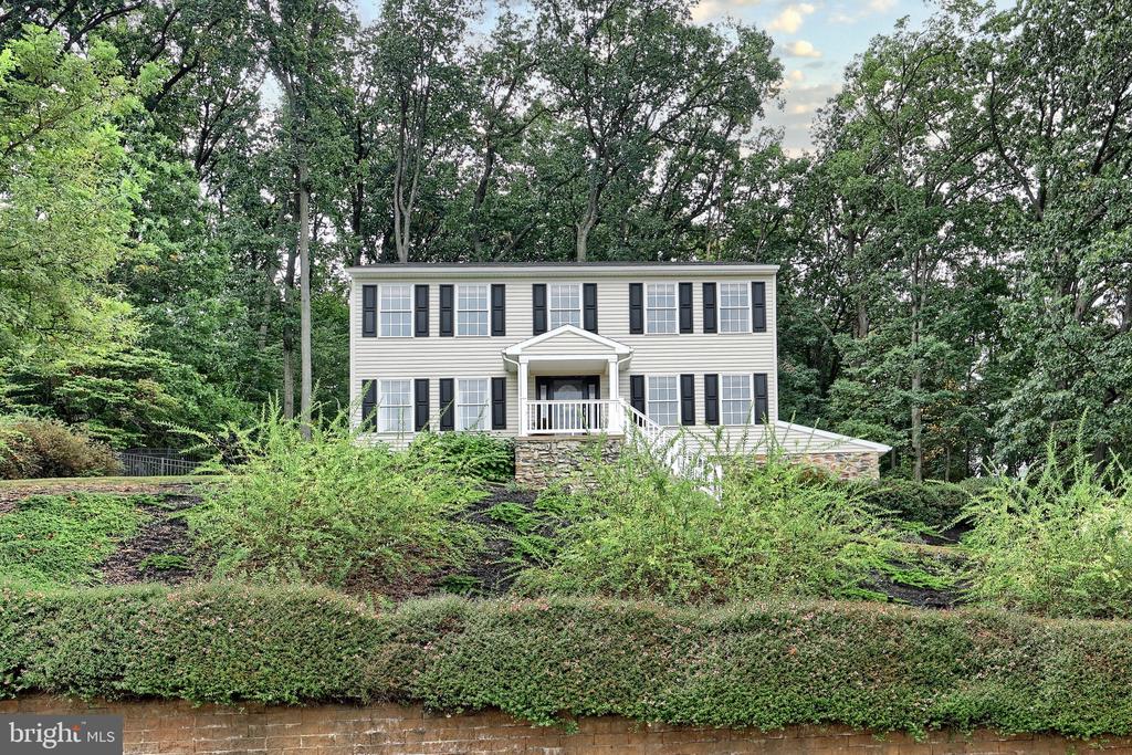 590 WOODSIDE ROAD