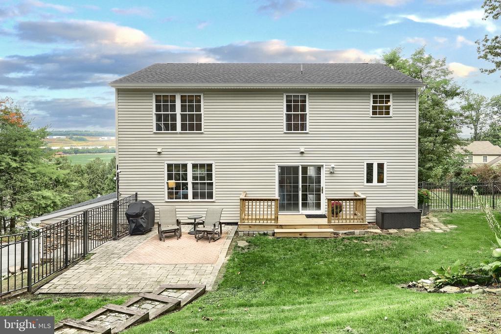 590 WOODSIDE ROAD