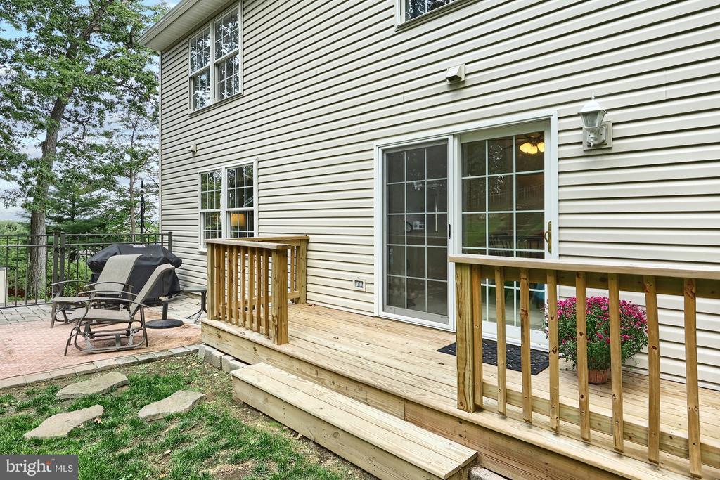 590 WOODSIDE ROAD