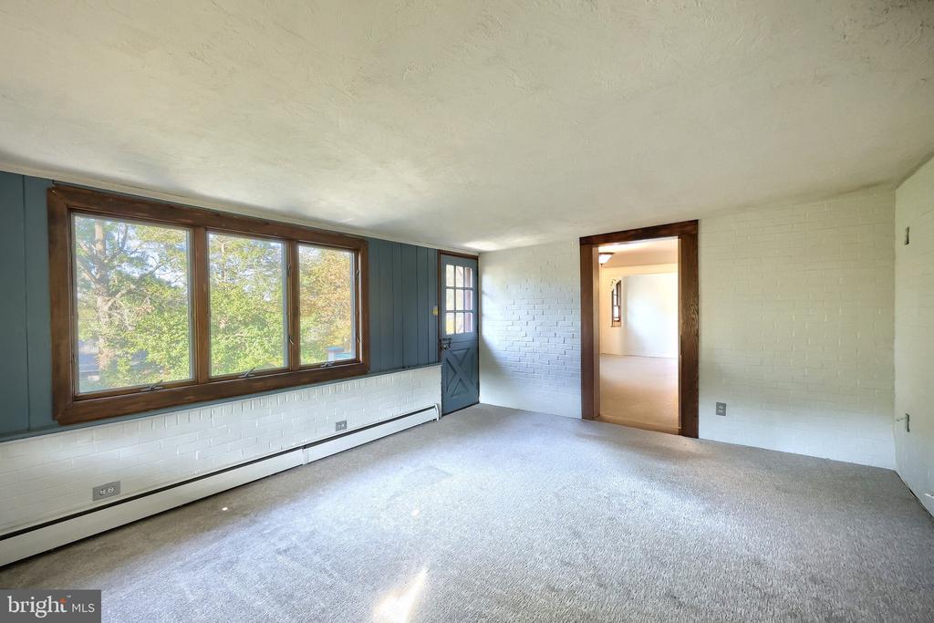 4079 WILSHIRE DRIVE