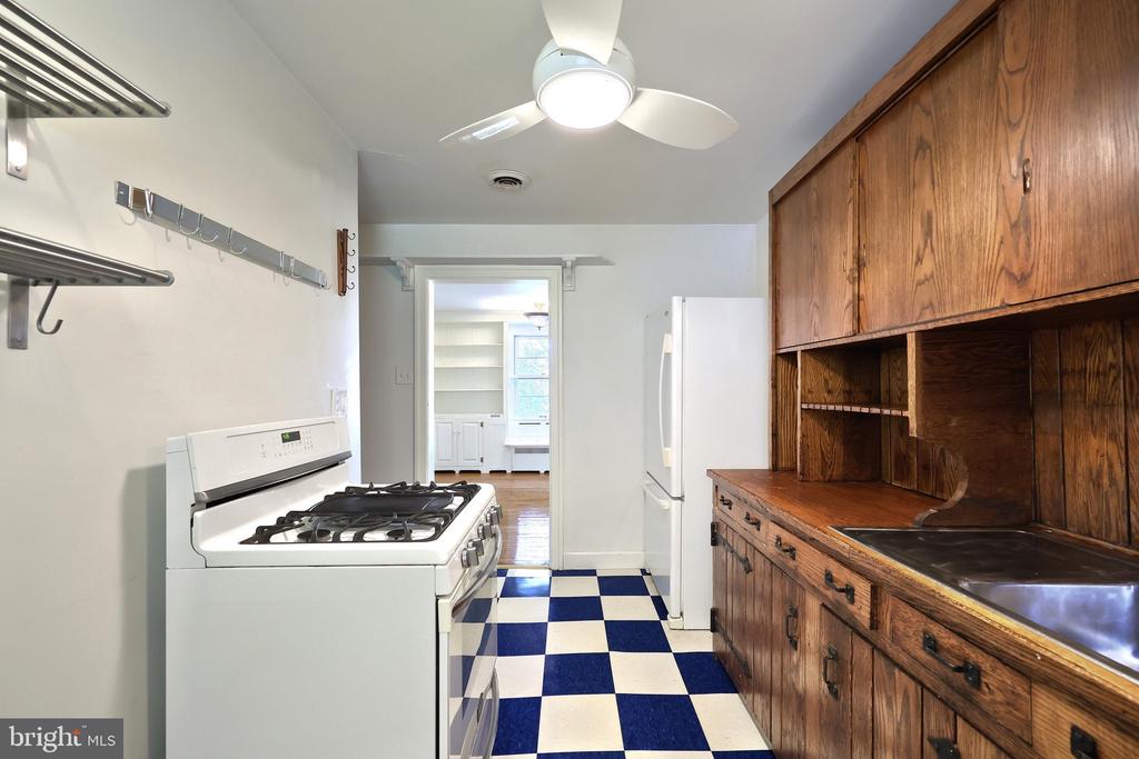 4079 WILSHIRE DRIVE