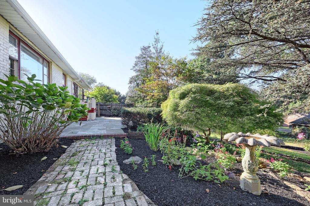 4079 WILSHIRE DRIVE