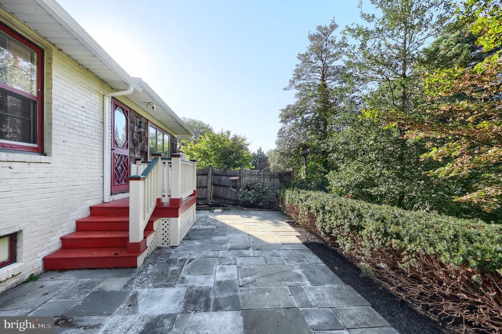 4079 WILSHIRE DRIVE