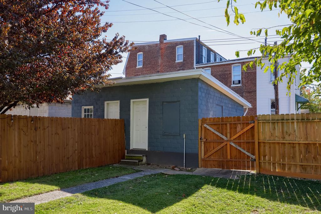 866 E PROSPECT STREET