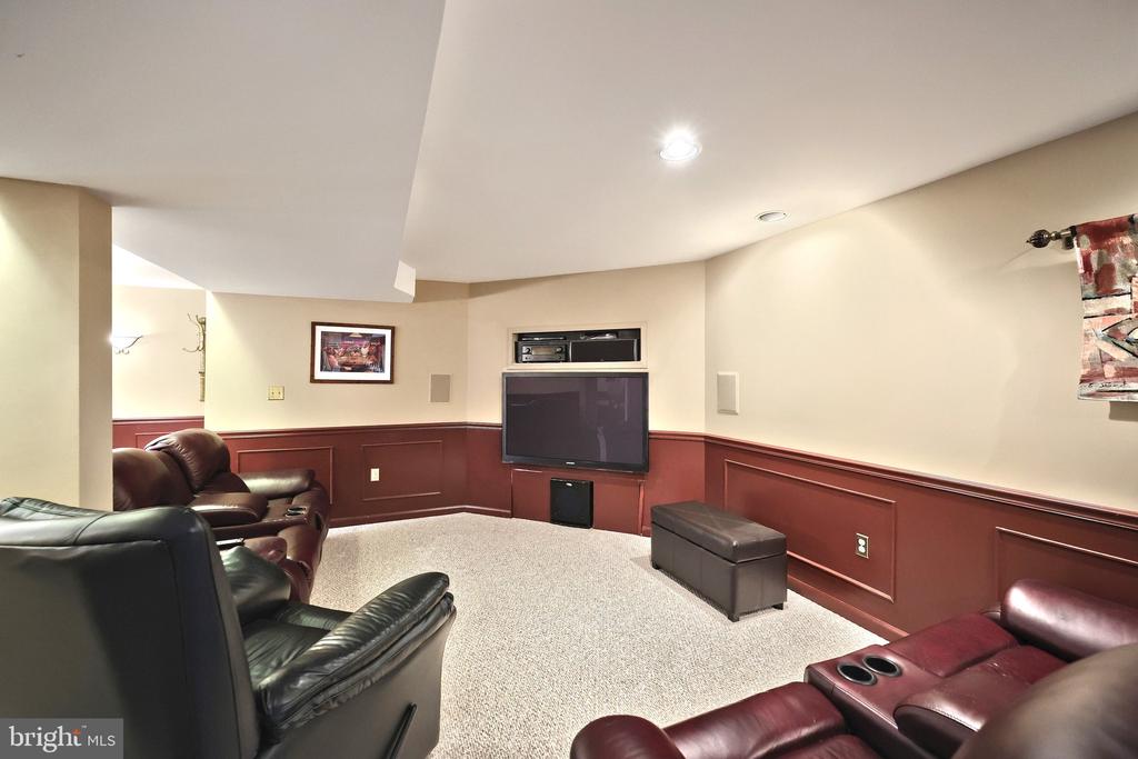 2337 WEDGEWOOD WAY