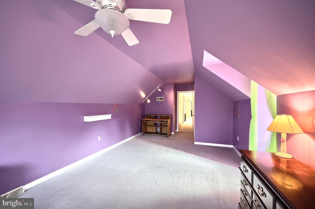 2337 WEDGEWOOD WAY