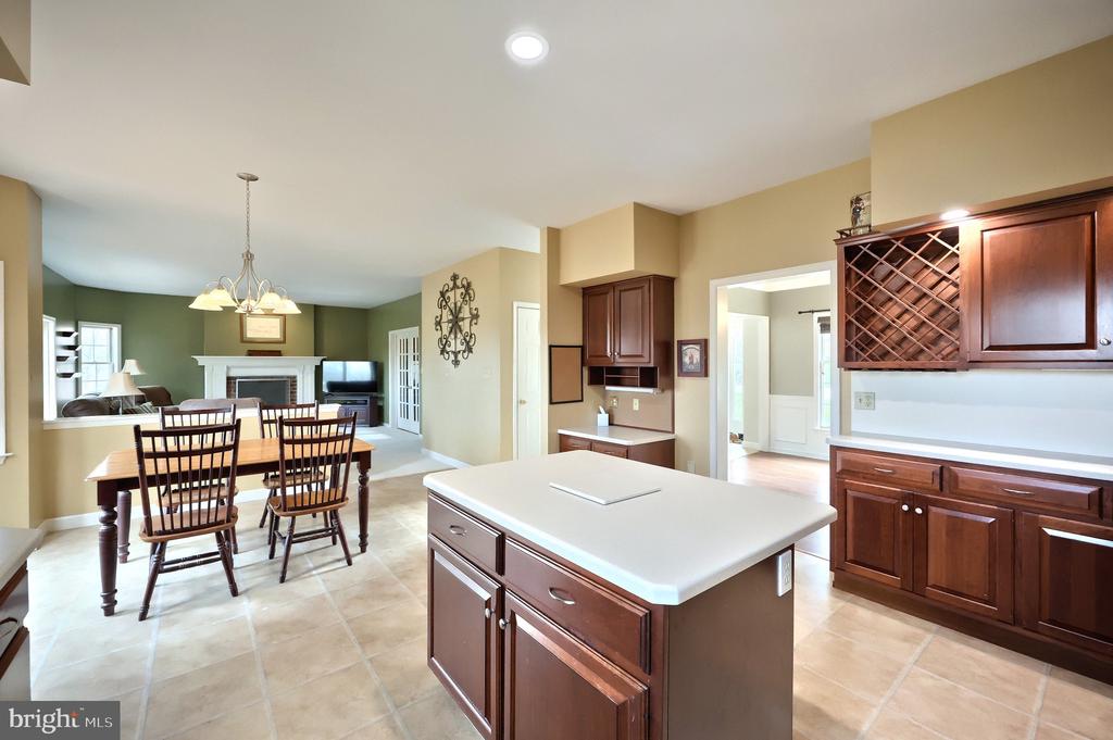 2337 WEDGEWOOD WAY